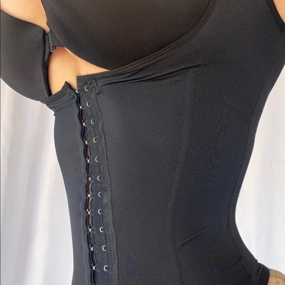 WAIST CINCHED VEST - HIGH COMPRESSION